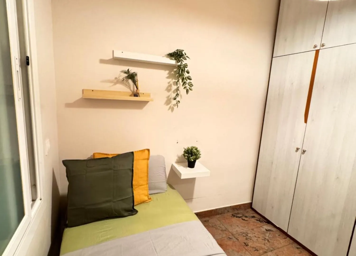 ברצלונה Rooms In A Charming Apartment In The Central Area